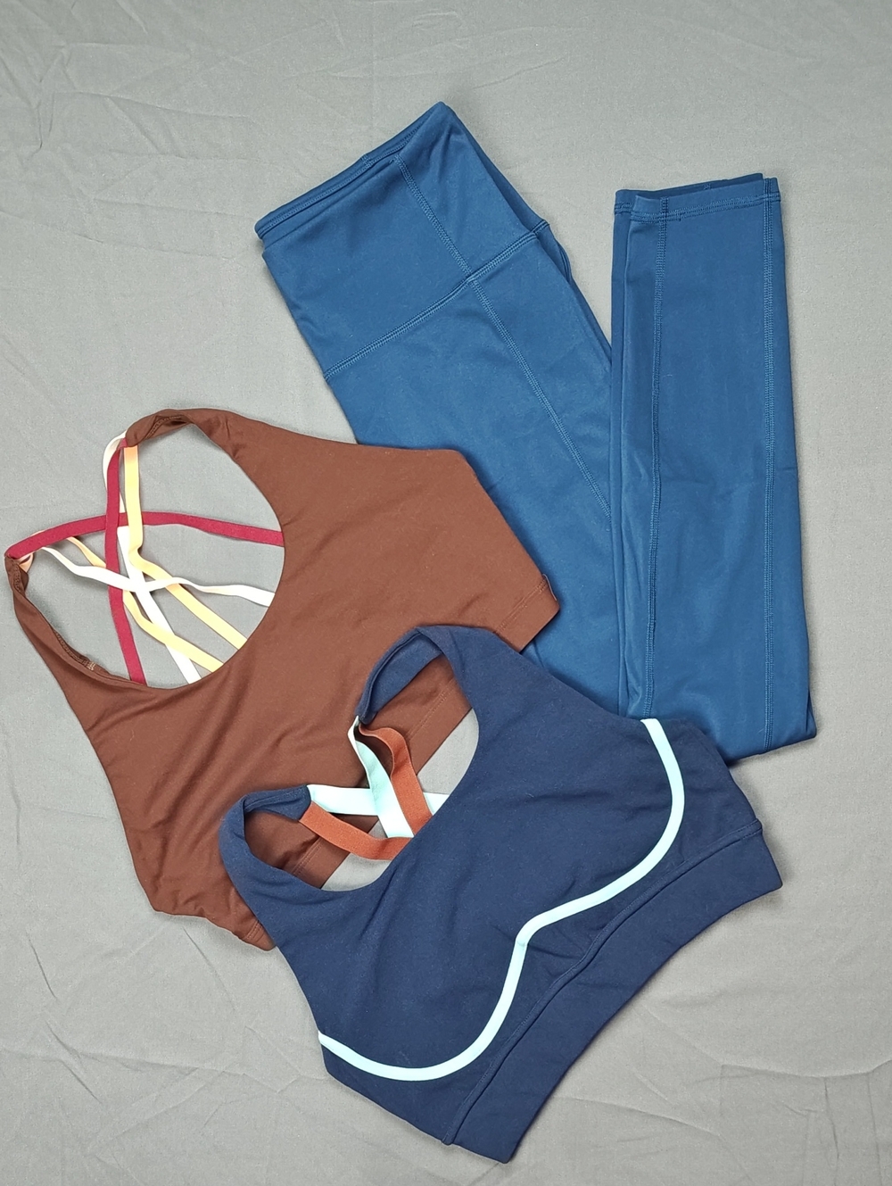 Fabletics High-Rise Utility Leggings With 2 Sports Bras Size Large